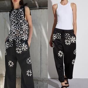NEW Saintart Elastic-Waist Embroidered Floral Wide-Leg Pants Black Size: Small